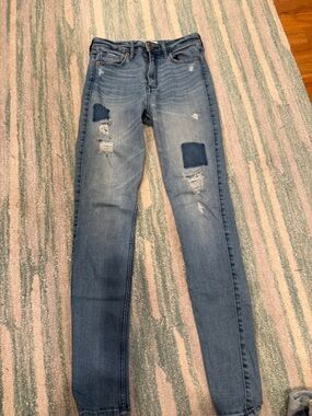 Women's Abercrombie Light Blue Distressed Skinny Jeans